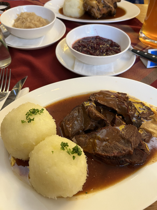 Thüringer Klöße mit Braten